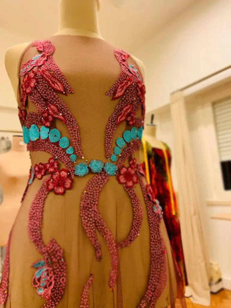 segunda etapa del vestido tentaculos